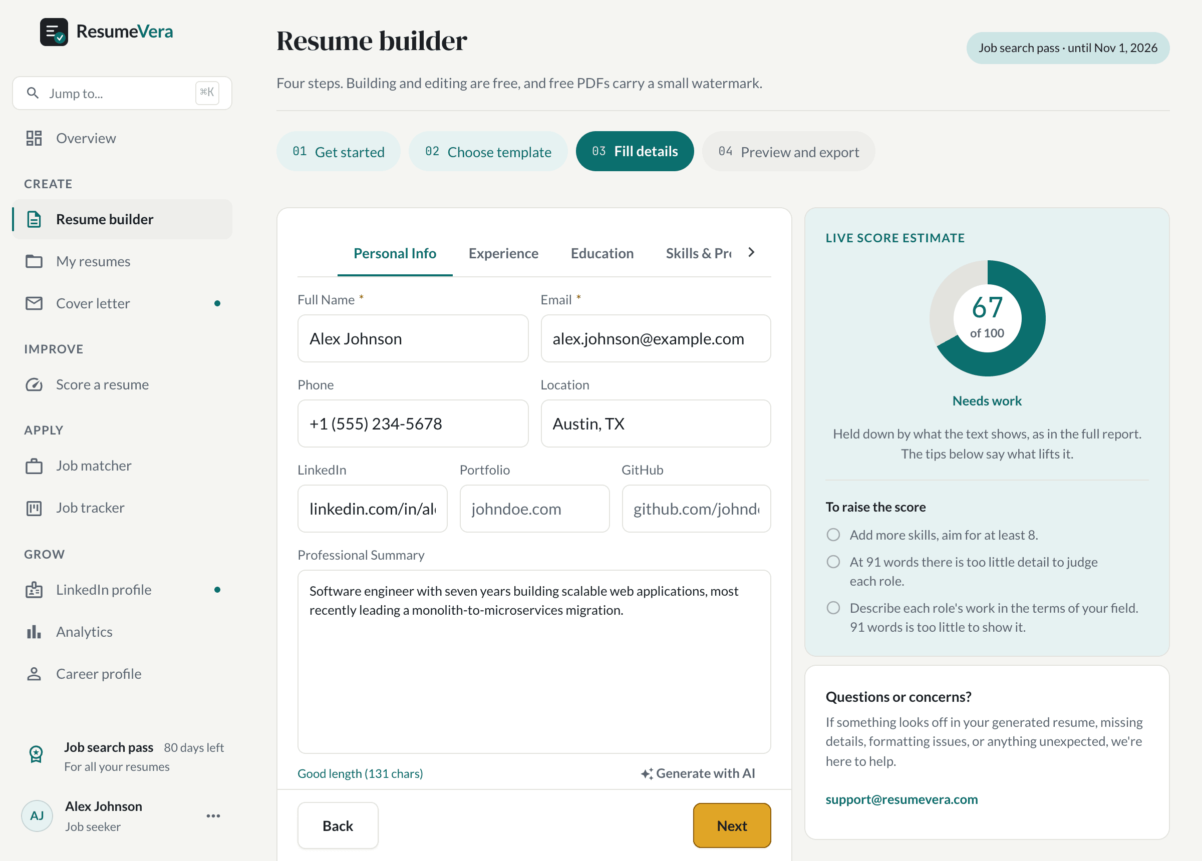 The details form with tabs for personal info, experience, education and skills, beside a live ATS score.